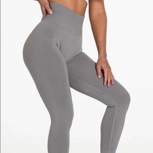 NVGTN solid seamless